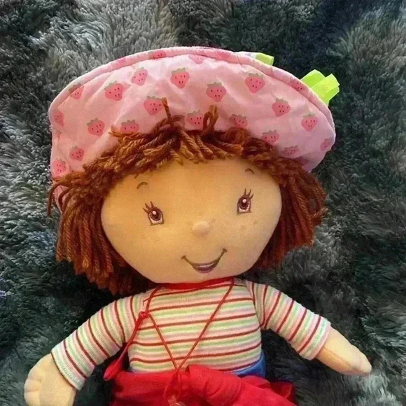 **HOST PICK** Adorable 15" Strawberry Shortcake Doll. She  sings and talks - Picture 10 of 17